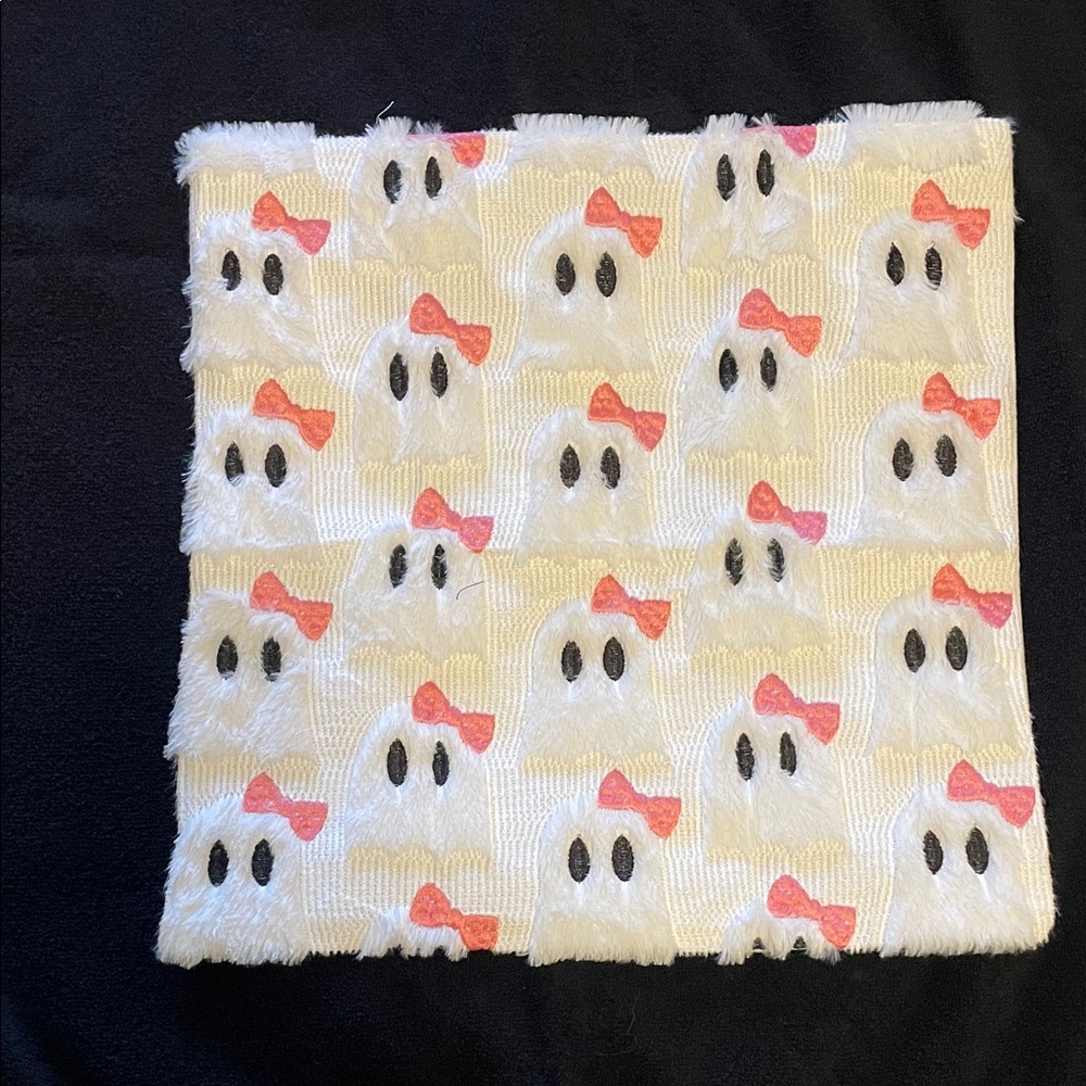 Ghost Patterned textured Accent Pillow Cover new unused